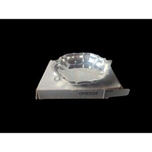 Vintage Chippendale Oneida Bon Bon Dish